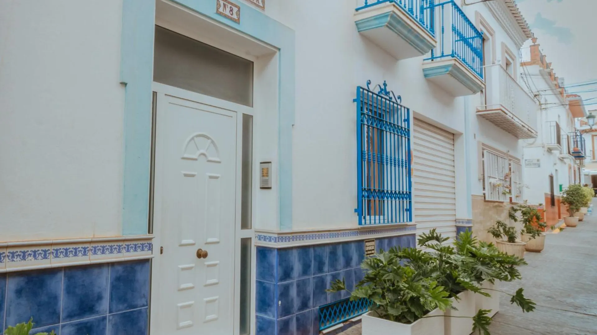 Las Flores Apartments نيرخا 0*,  إسبانيا